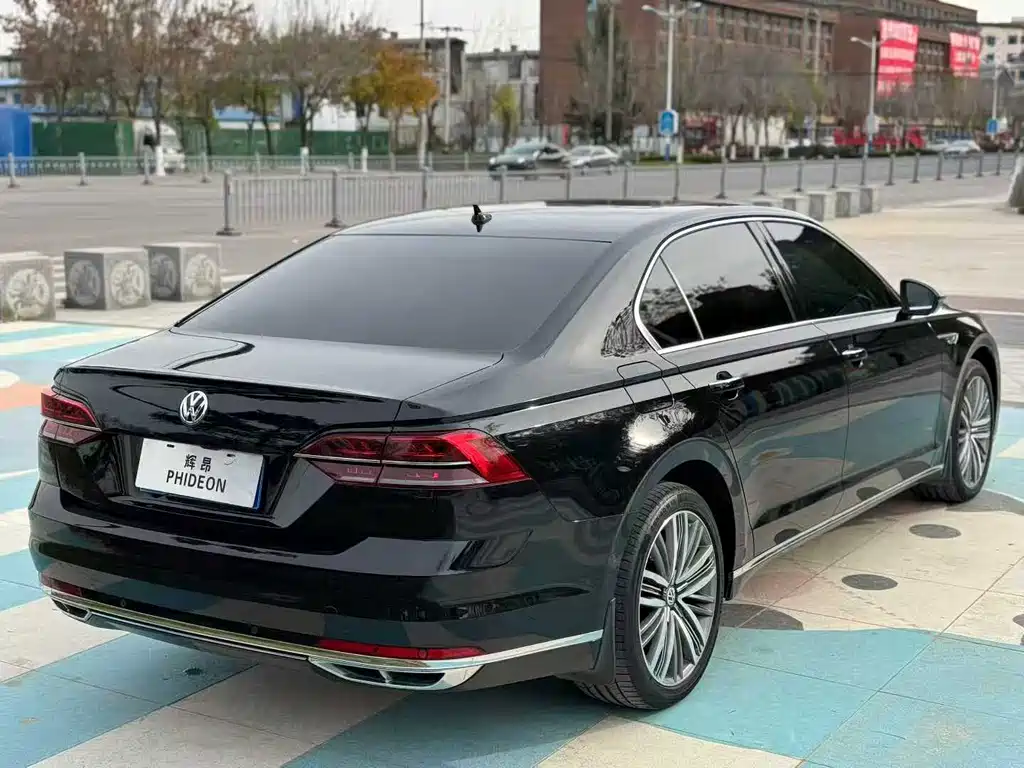 VOLKSWAGEN HUIANG