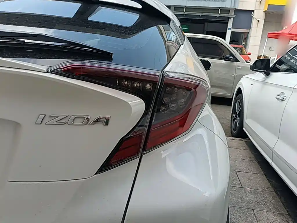 Toyota IZOA — миниатюра 8