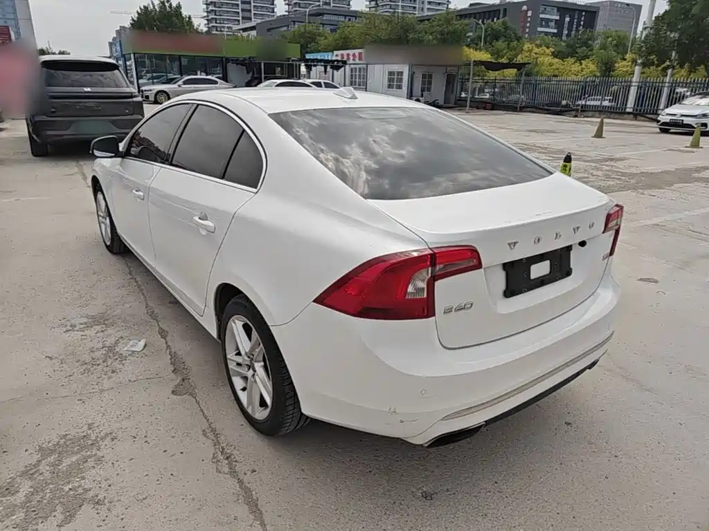 Volvo S60 — миниатюра 5