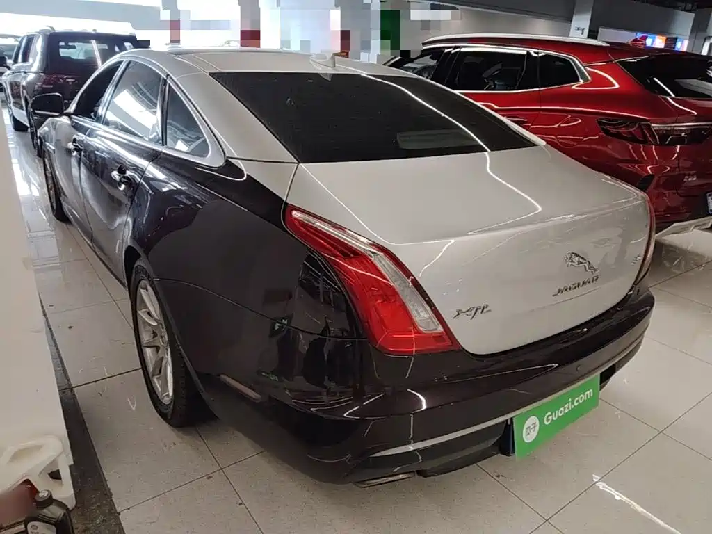 Jaguar XJ — миниатюра 5