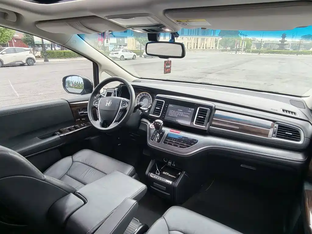 Honda Elysion — миниатюра 15