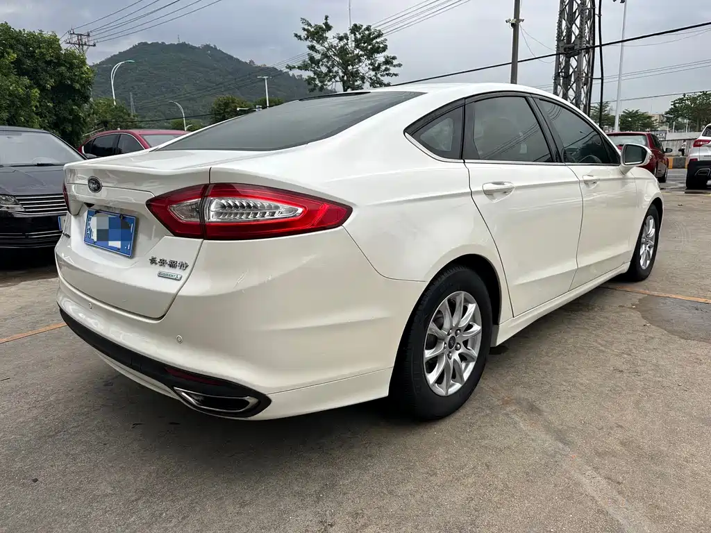 Ford Mondeo — миниатюра 6