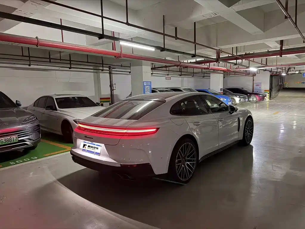 Porsche Panamera — миниатюра 3
