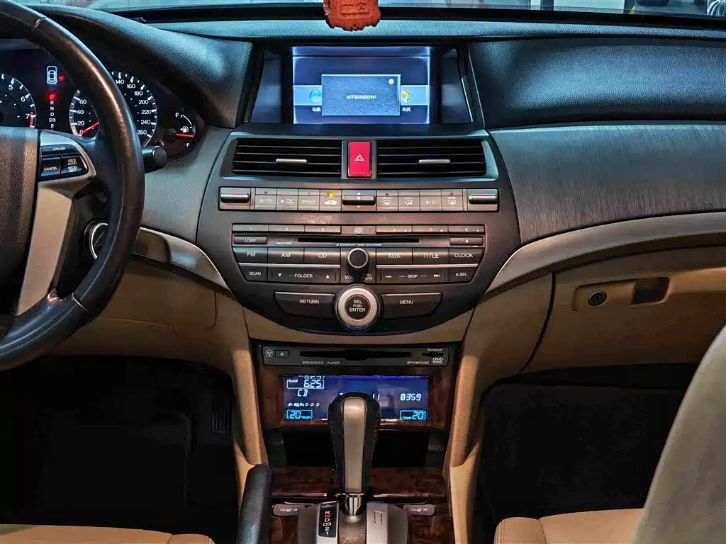Honda Accord — миниатюра 16