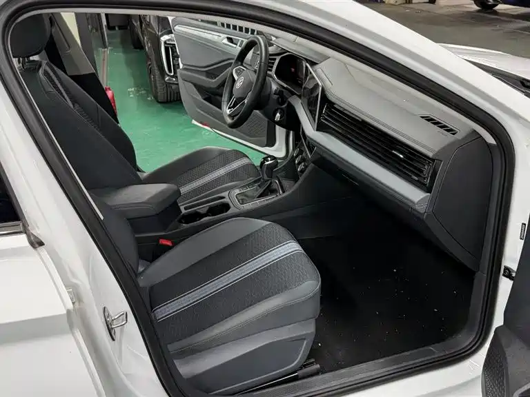 Volkswagen Sagitar 2024 200TSI DSG