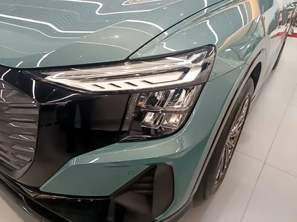 Audi Q5 e-tron — миниатюра 24