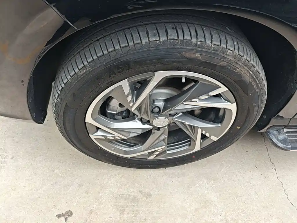Hongqi Hongqi HS3 PHEV — миниатюра 23