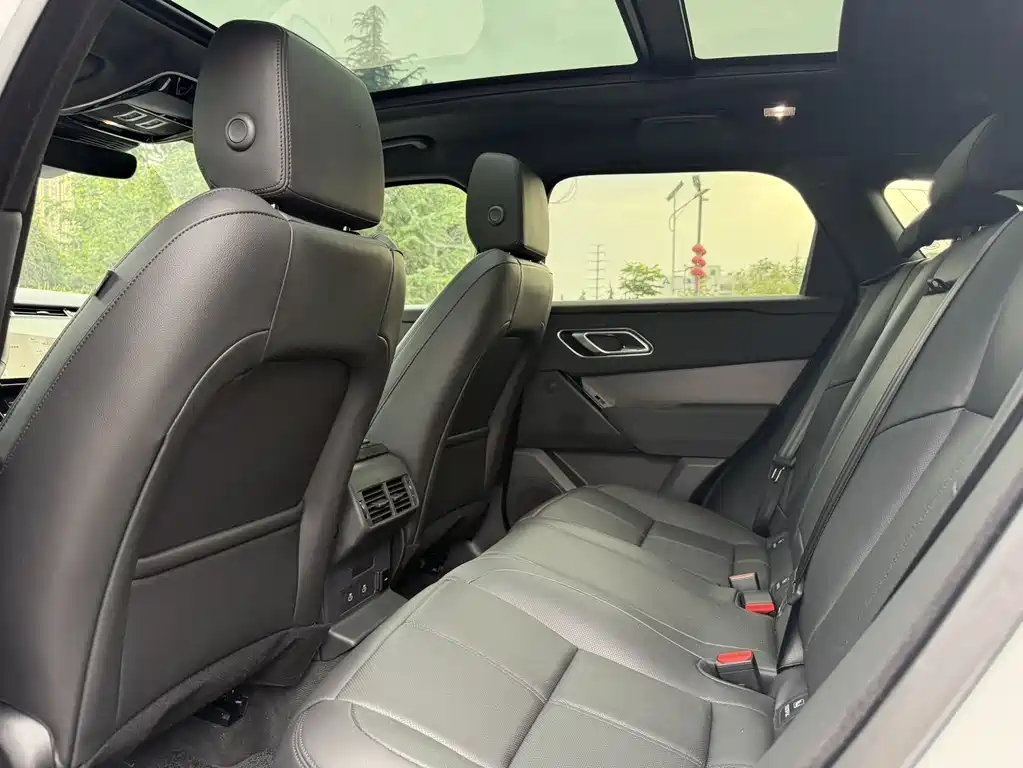 Land Rover Range Rover Velar 2025 Dynamic SE