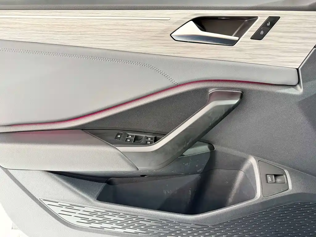 Volkswagen Sagitar — миниатюра 17