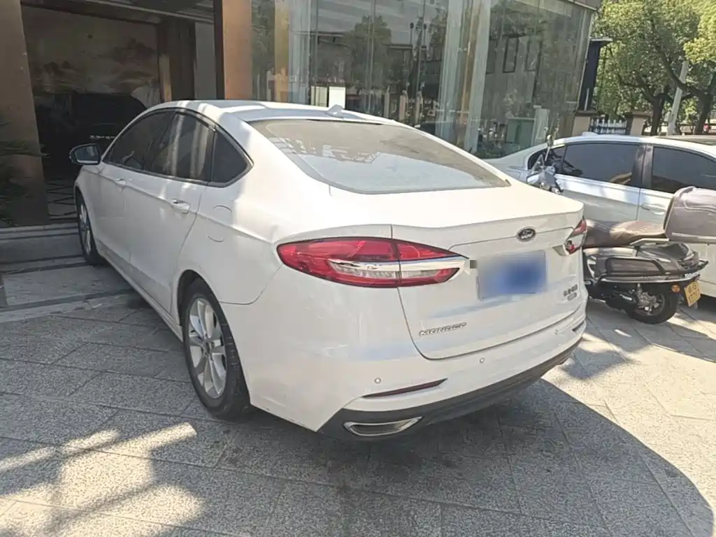 Ford Mondeo — миниатюра 5