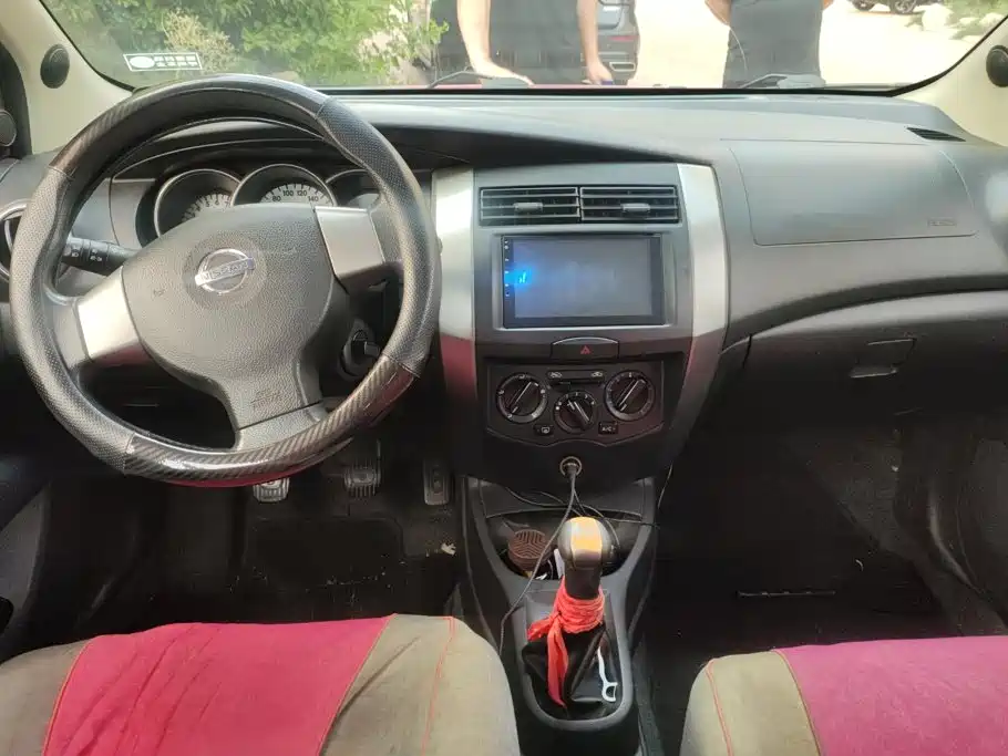 Nissan Livina — миниатюра 11