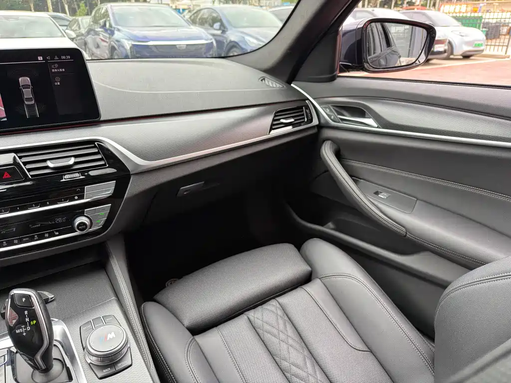 BMW 5 Series (Import) — миниатюра 10