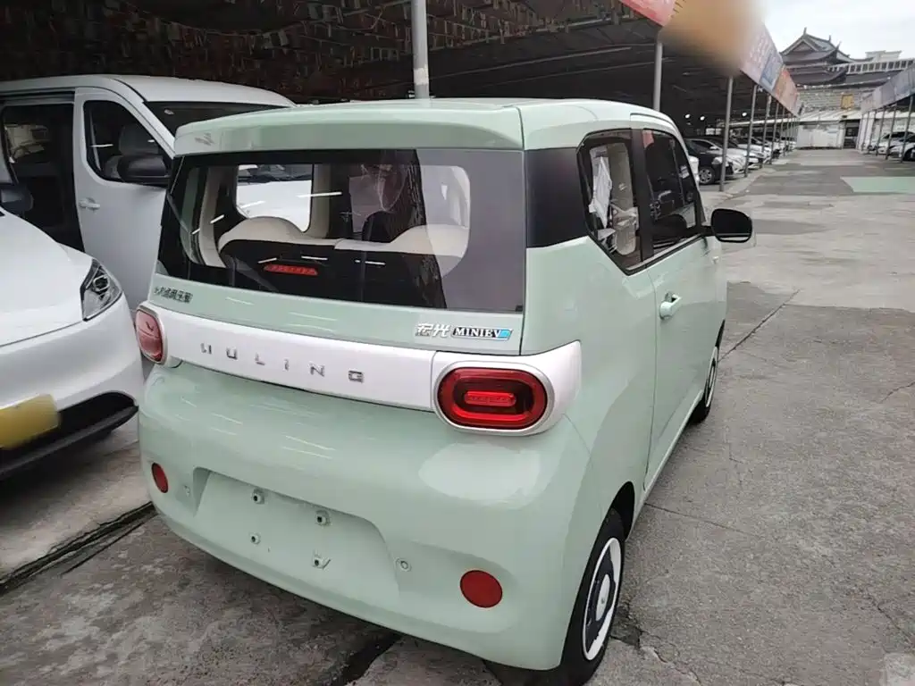 Wuling MINIEV — миниатюра 7