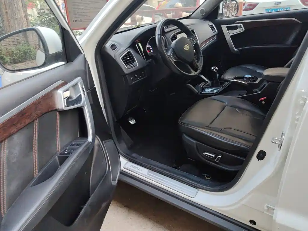 Geely Haoqing SUV — миниатюра 17