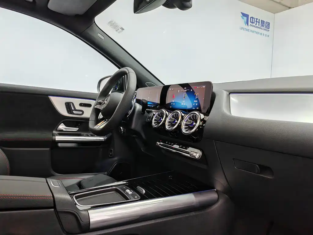 Mercedes-Benz GLA AMG — миниатюра 15