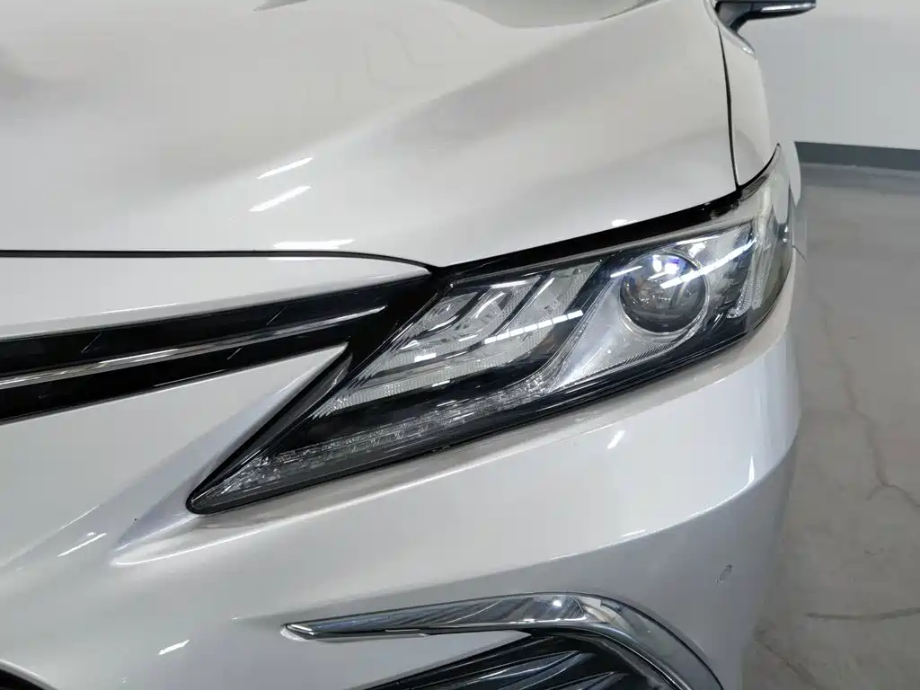 Toyota Camry — миниатюра 7