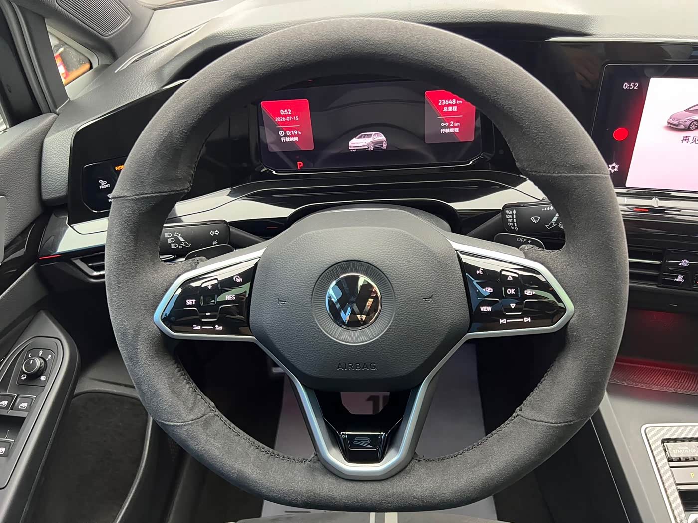 Volkswagen Golf 1.4 л 2023 г. Чёрный, пробег 23000 км