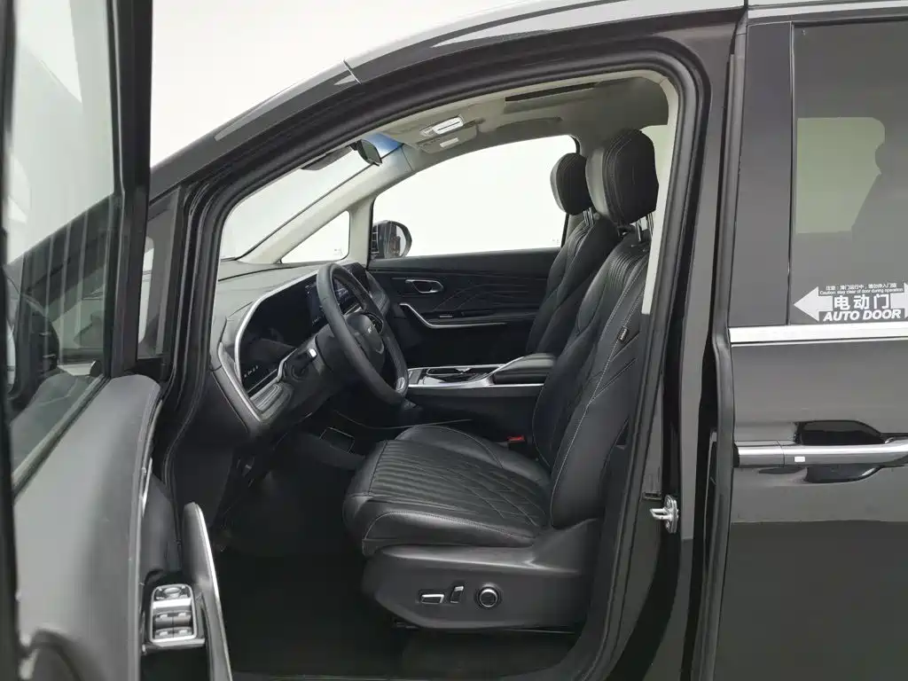MAXUS G90 — миниатюра 10
