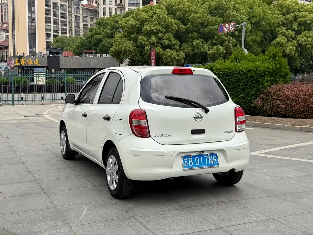 Nissan March — миниатюра 6