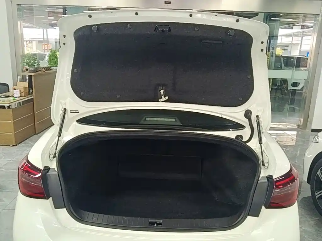 Infiniti Q50L — миниатюра 19