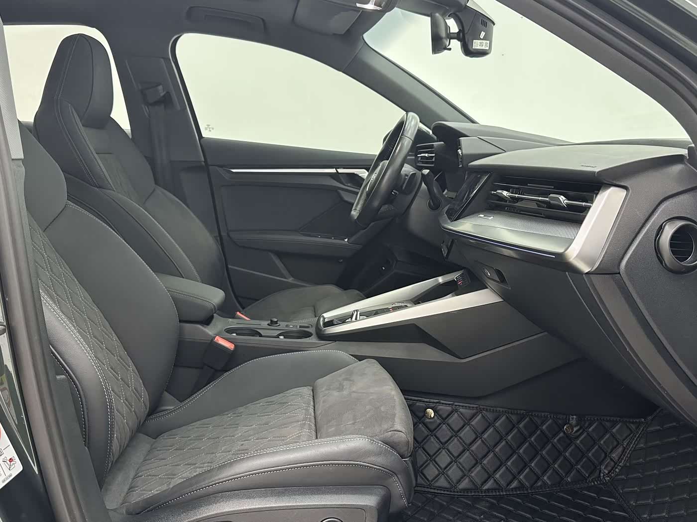 Audi A3 1.4 л 2021 г. Зелёный, пробег 27900 км