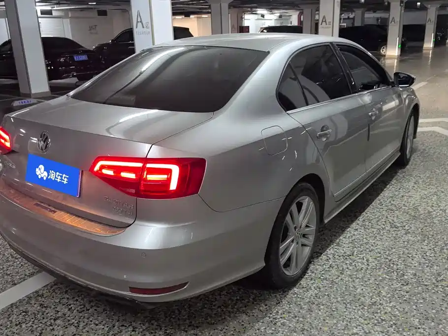 Volkswagen Sagitar — миниатюра 3