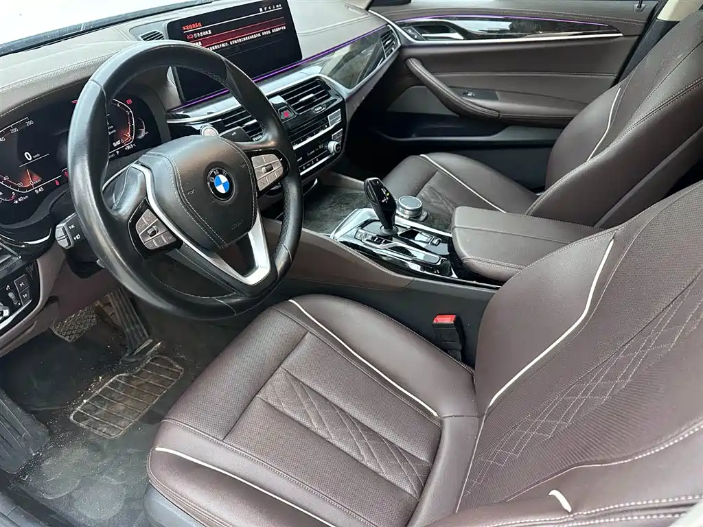 BMW 5 Series — миниатюра 8