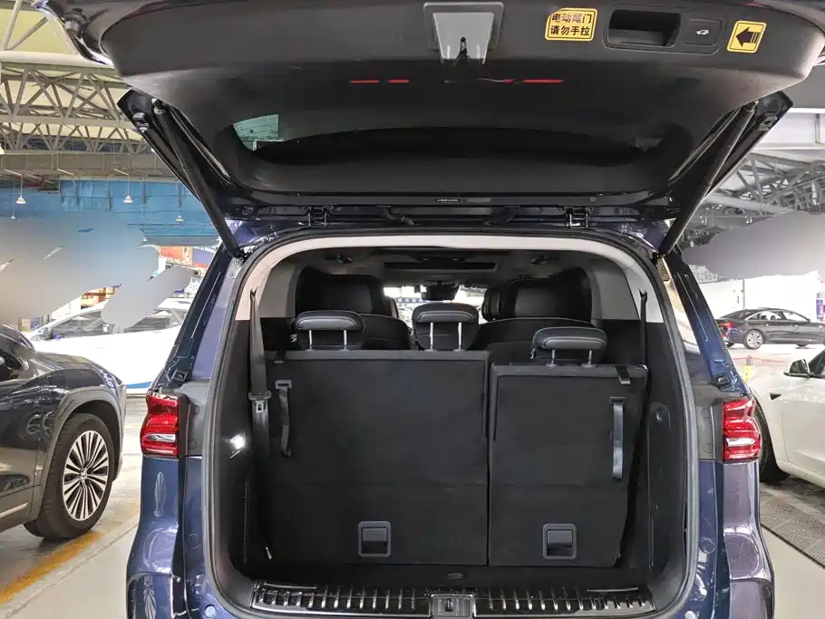 Roewe iMAX8 — миниатюра 4