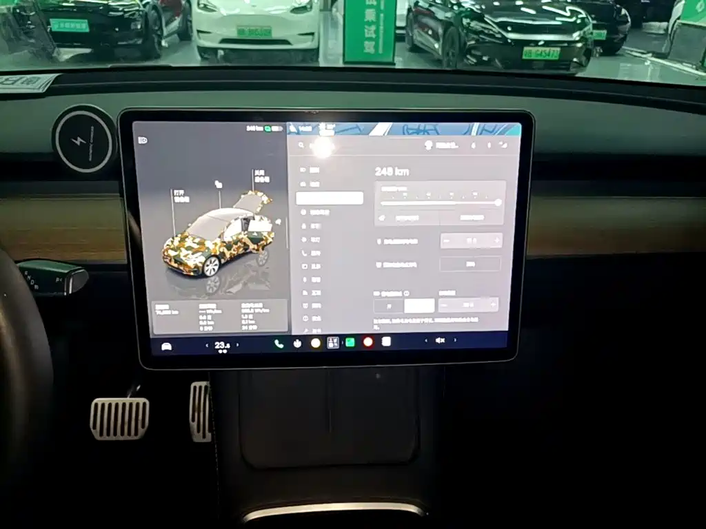 Tesla Model Y — миниатюра 13