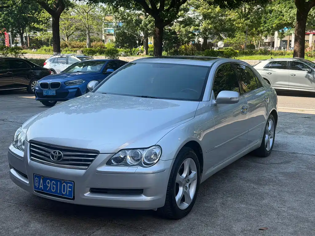 Toyota Reiz