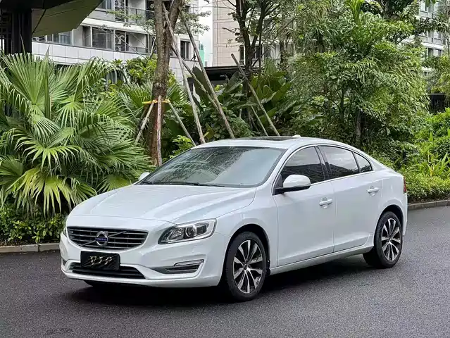 VOLVO S60 2019