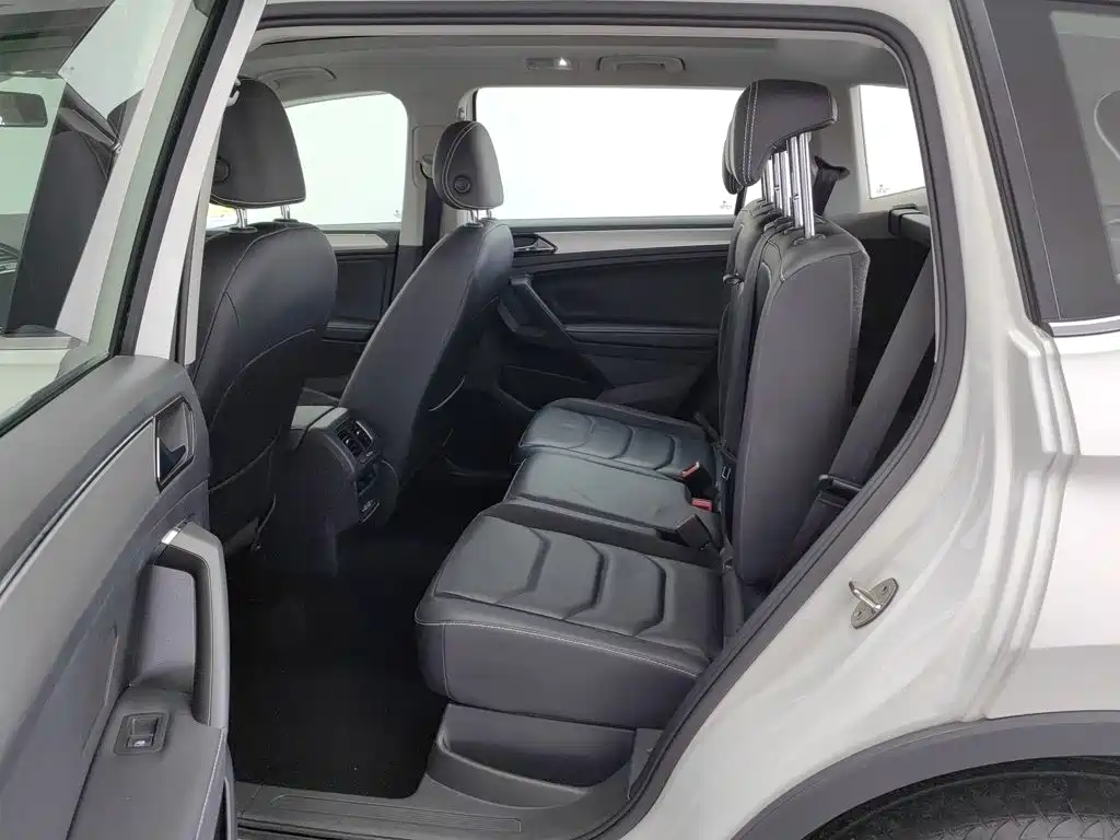 Volkswagen Tiguan L — миниатюра 15