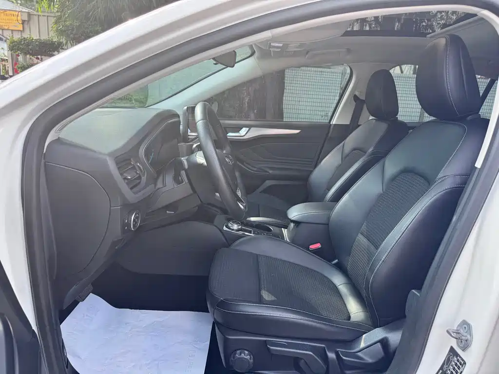Ford Focus — миниатюра 12