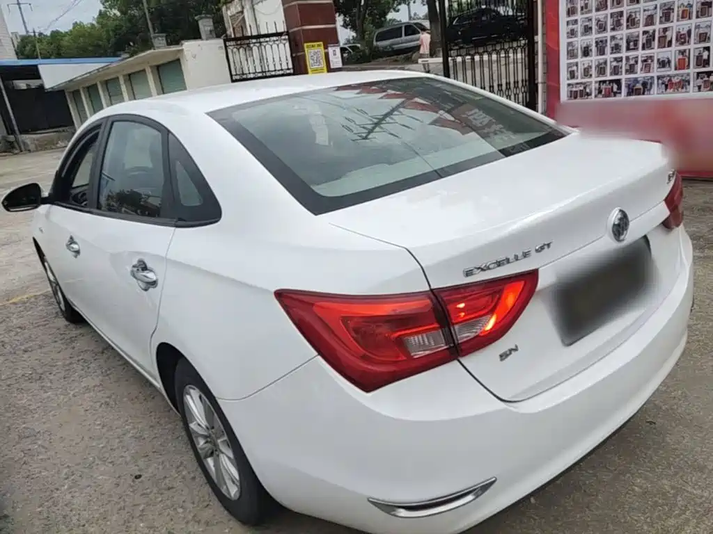 Buick Excelle — миниатюра 5