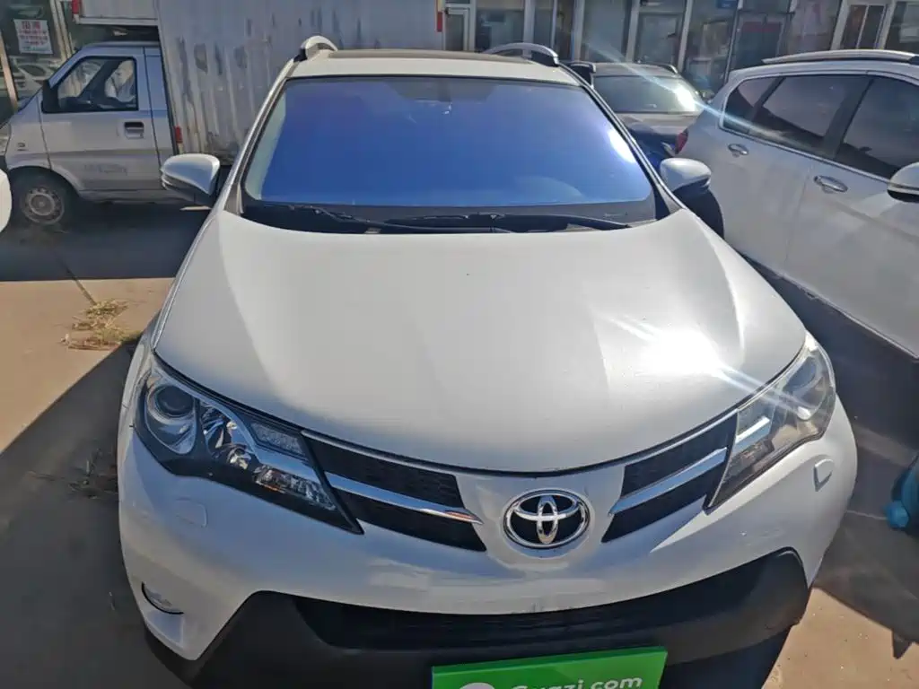Toyota RAV4 — миниатюра 3