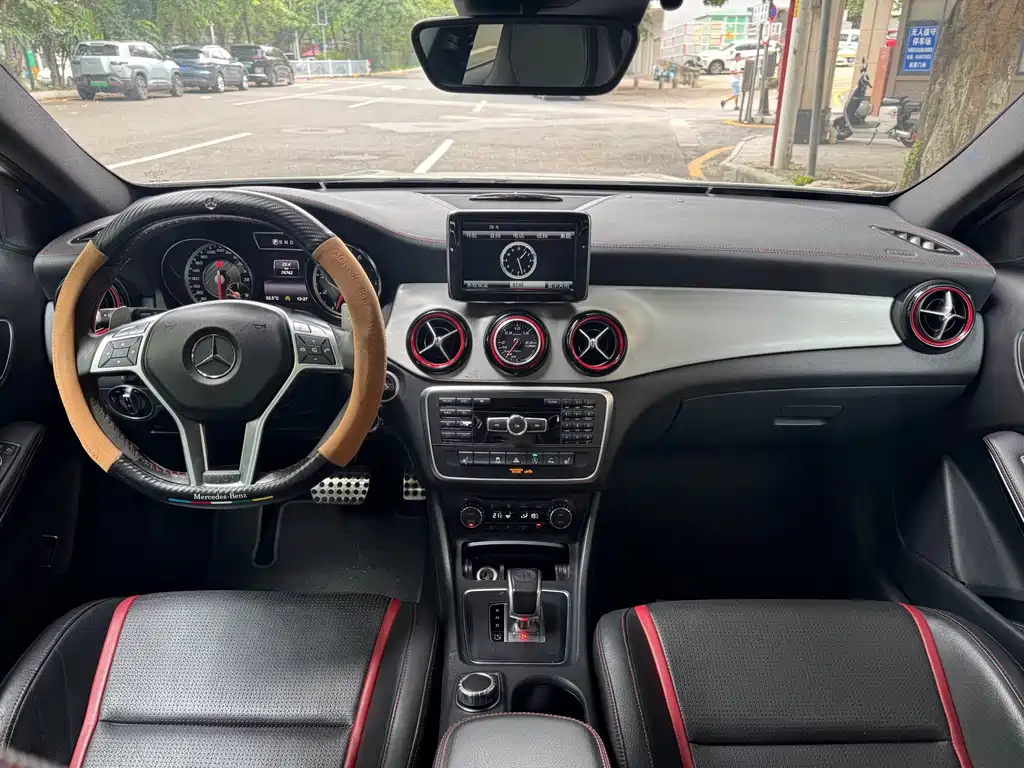 Mercedes-Benz GLA AMG — миниатюра 8