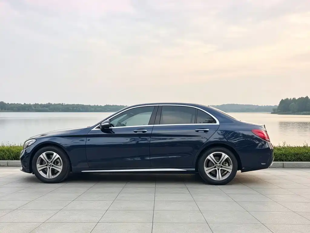 Mercedes-Benz C-Class — миниатюра 3