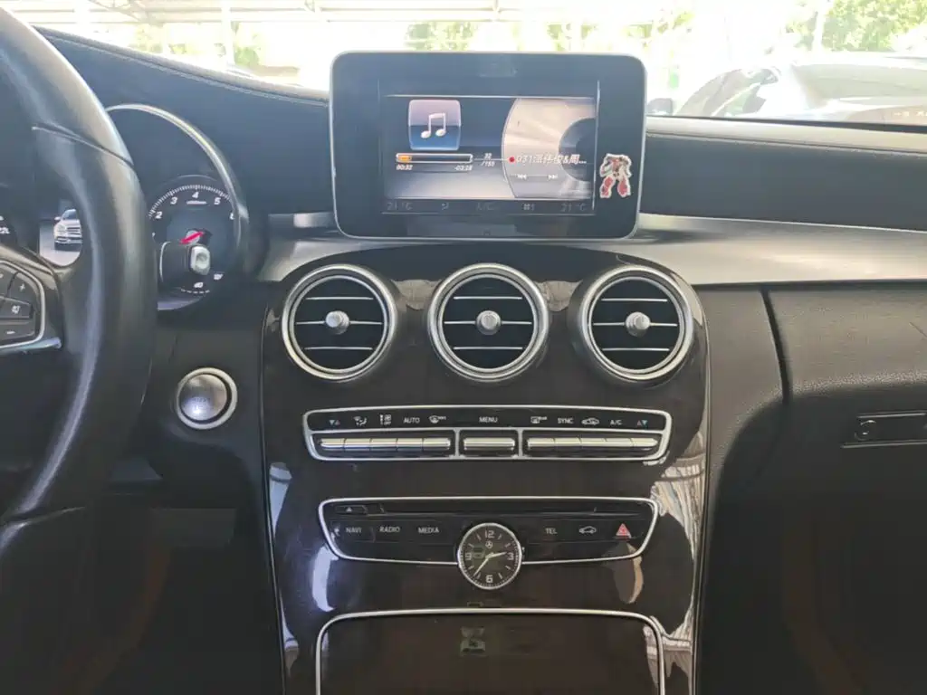Mercedes-Benz C-Class — миниатюра 13