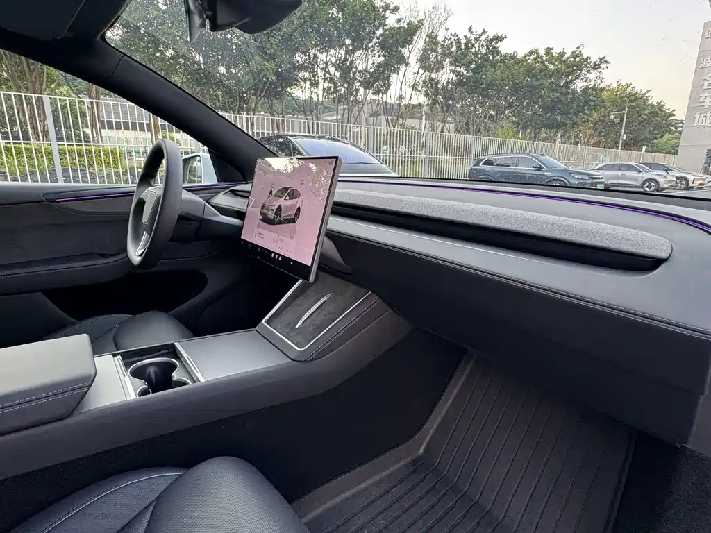 Tesla Model Y L — миниатюра 16
