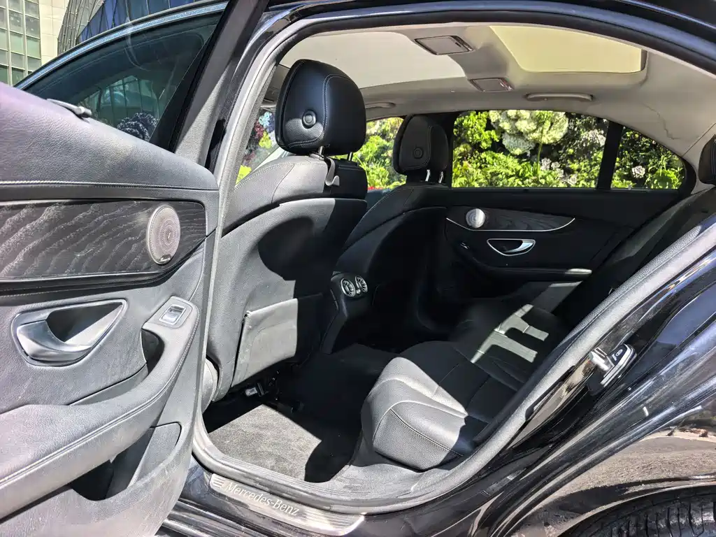 Mercedes-Benz C-Class — миниатюра 7