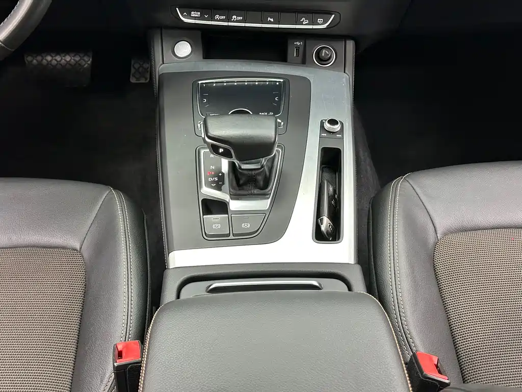 Audi Q5L — миниатюра 24