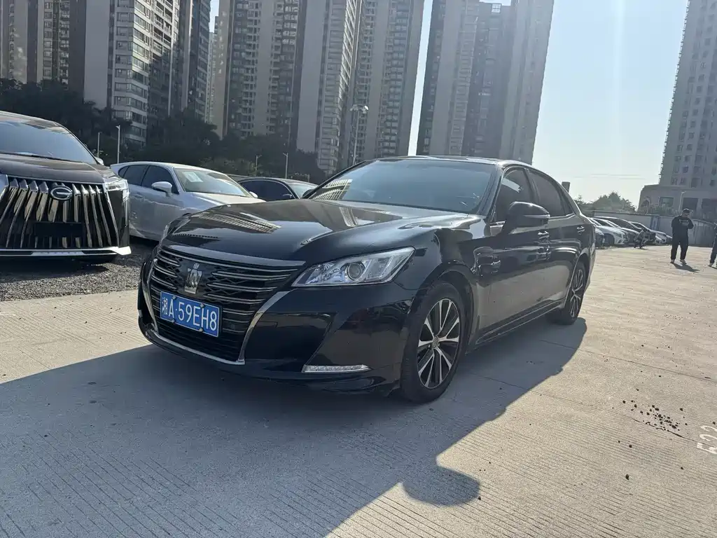 TOYOTA CROWN