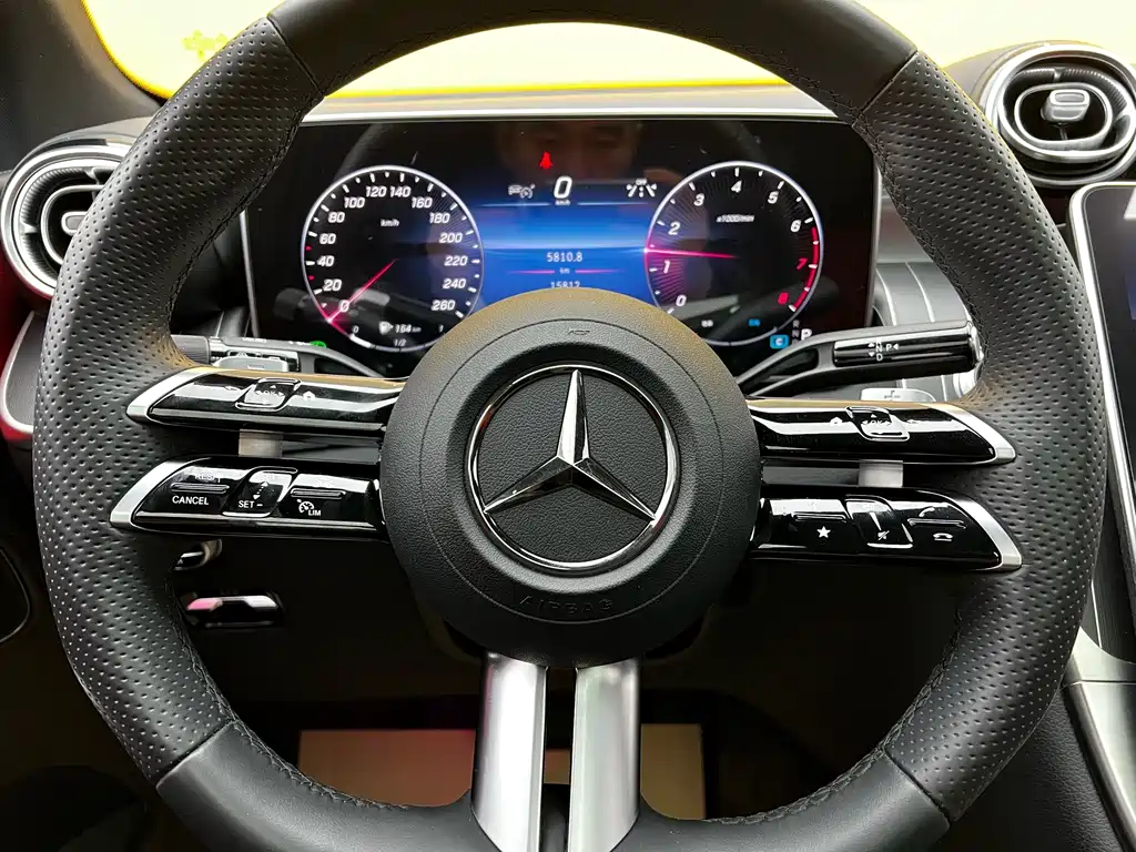 MERCEDES-BENZ GLC