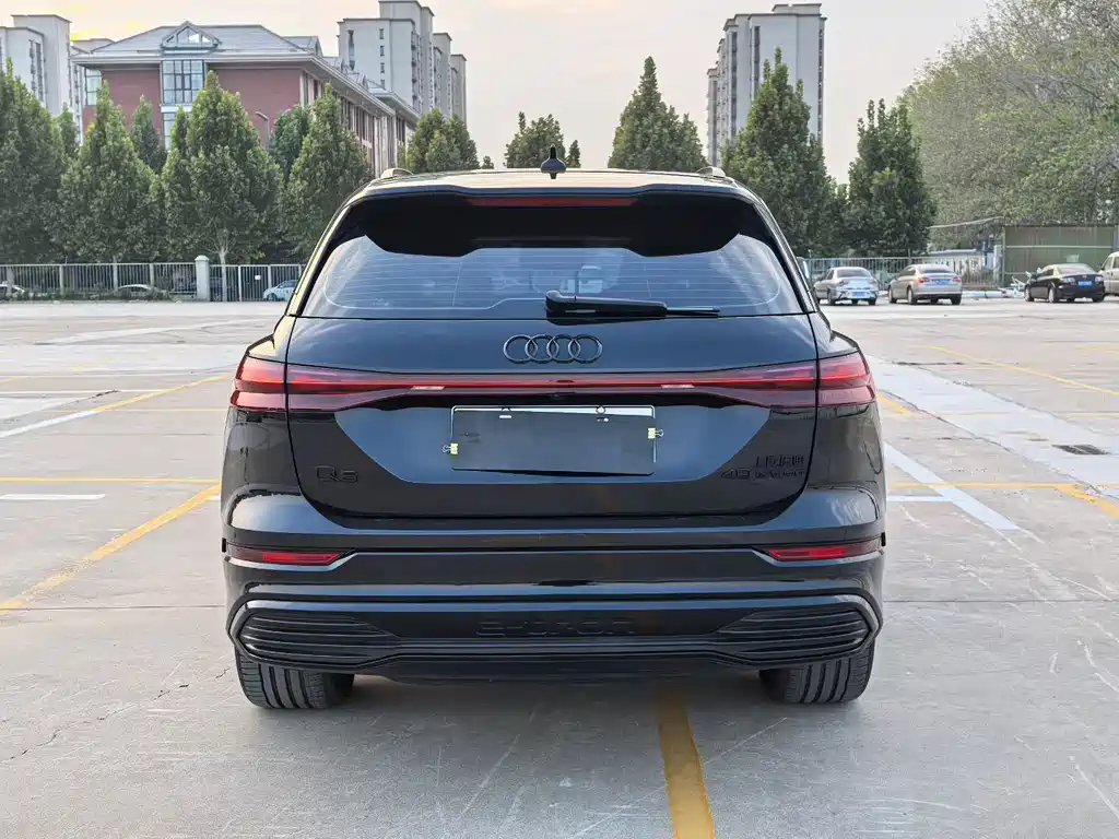 Audi Q5 e-tron — миниатюра 8