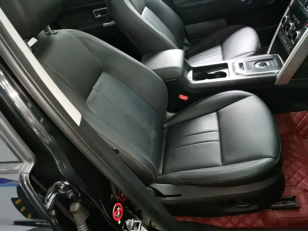 Land Rover Discovery Sport — миниатюра 25