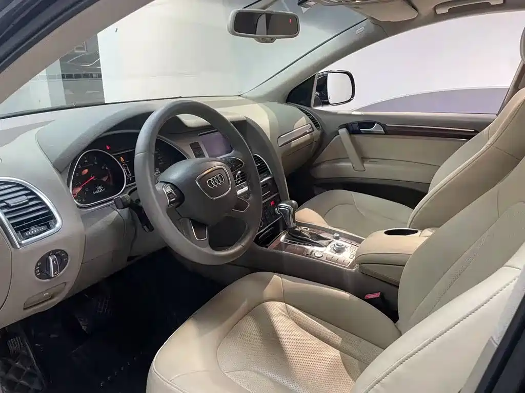 Audi Q7 — миниатюра 6