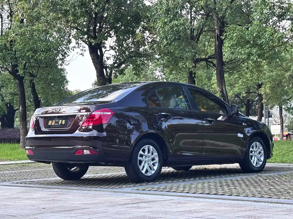 Geely Emgrand — миниатюра 6