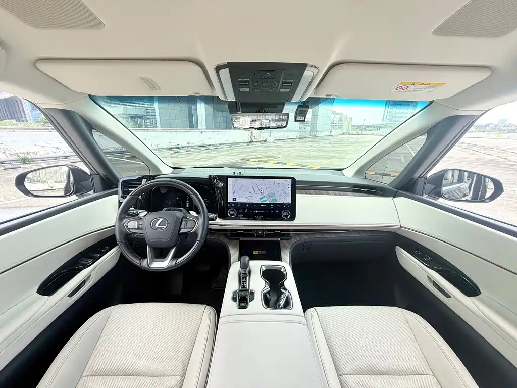 Lexus LM — миниатюра 8