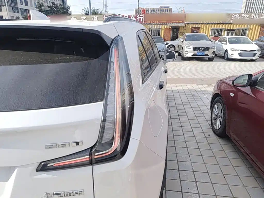 Cadillac XT4 — миниатюра 8