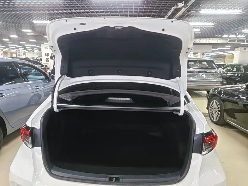 Toyota Corolla — миниатюра 19